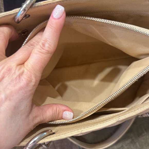 Auth. Chanel Caviar Quilted Grand Shopping Tote - Picture 15 of 17